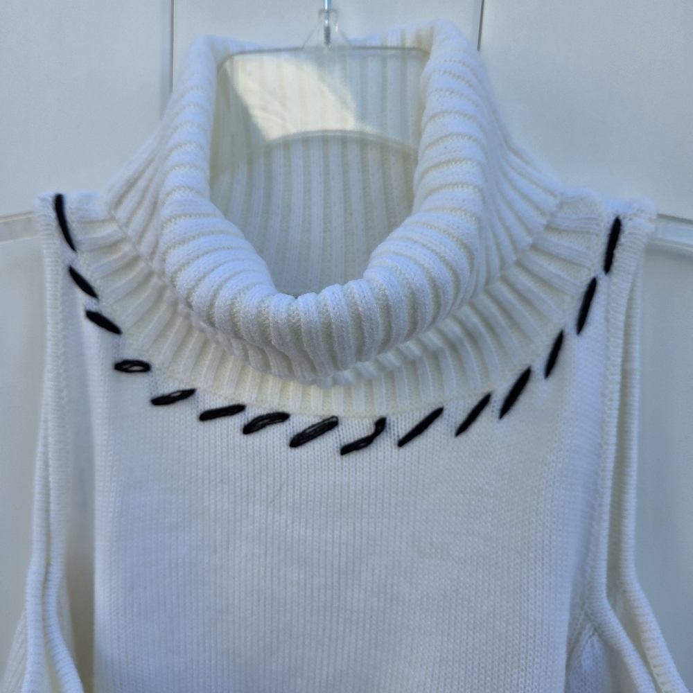 Venus Cold Shoulder Turtleneck Sweater Womens Bell Sleeves w/Fringe Ivory Size S - Picture 6 of 13